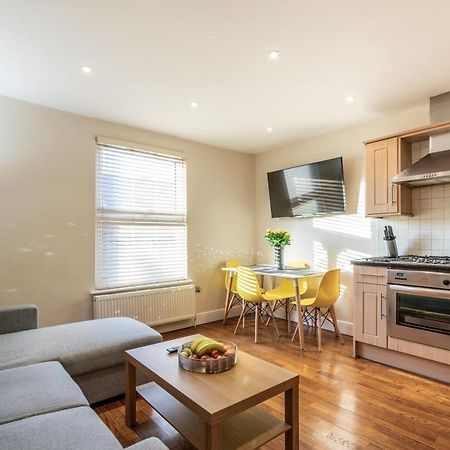 One Bedroom Flat In Bush Hill Park Enfield Exteriör bild