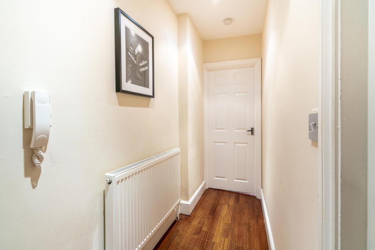 One Bedroom Flat In Bush Hill Park Enfield Exteriör bild