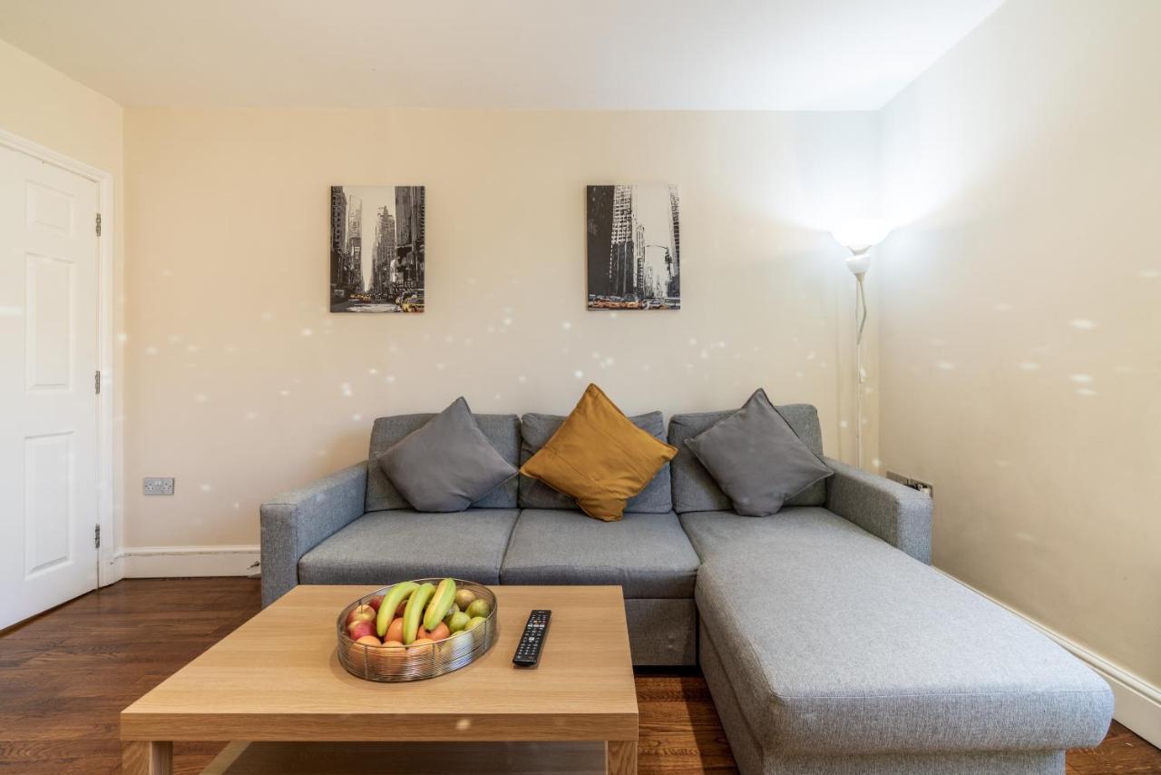 One Bedroom Flat In Bush Hill Park Enfield Exteriör bild